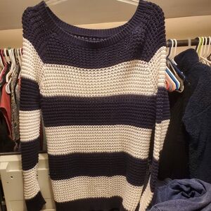 American Eagle Outfitters Sweater